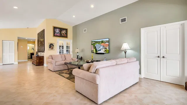 Residence photo 16