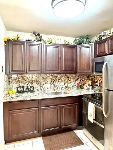 Unit 12 photo 6