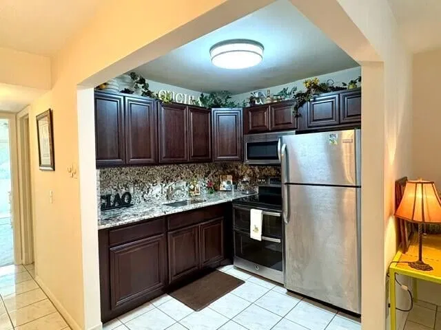 Unit 12 photo 8