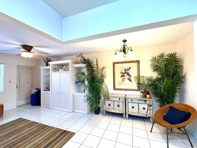 Unit 12 photo 10