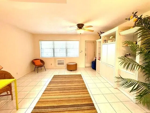 Unit 12 photo 12