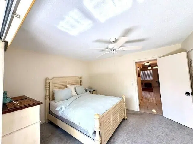 Unit 12 photo 23