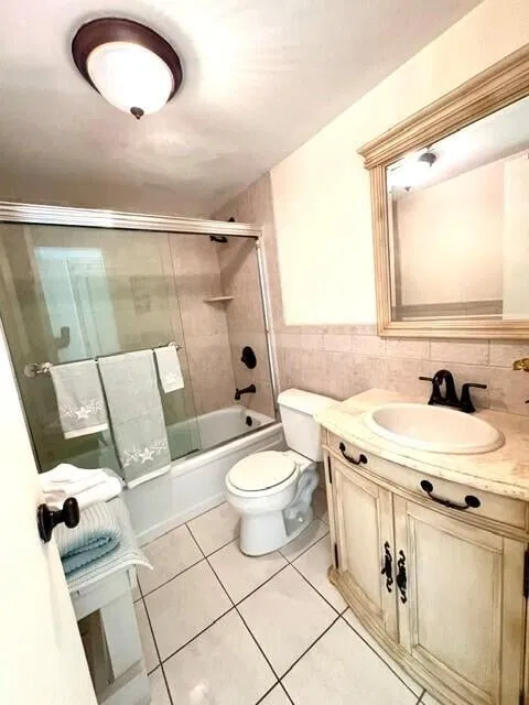 Unit 12 photo 24