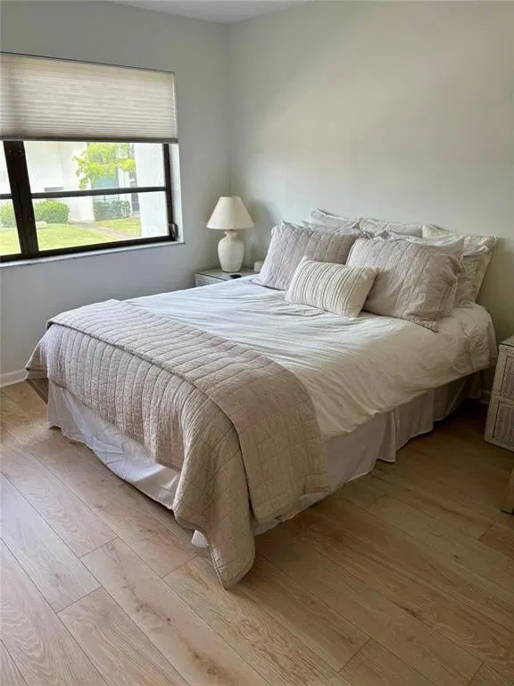 Unit C34 photo 11
