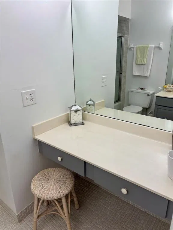 Unit C34 photo 17