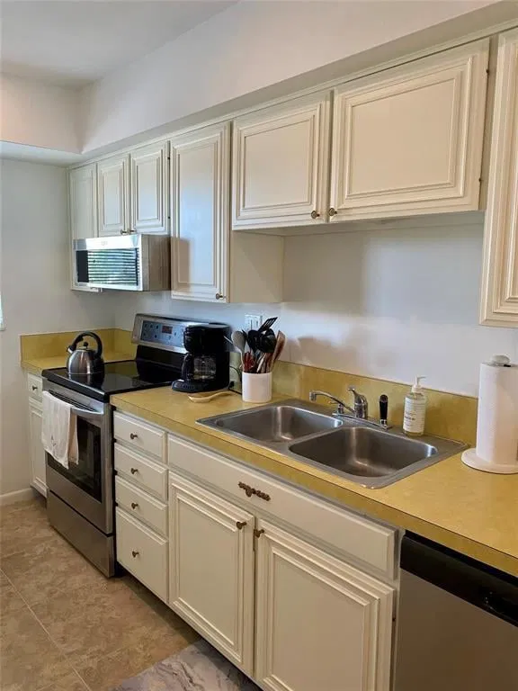 Unit C34 photo 20