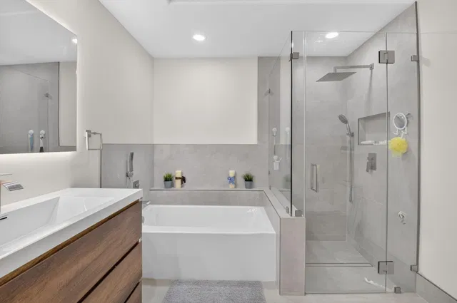 Unit 104 photo 27