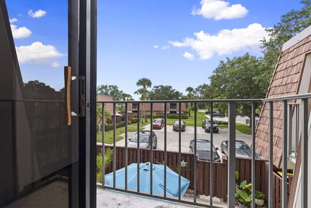 Residence photo 11