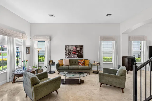  Residence photo 6