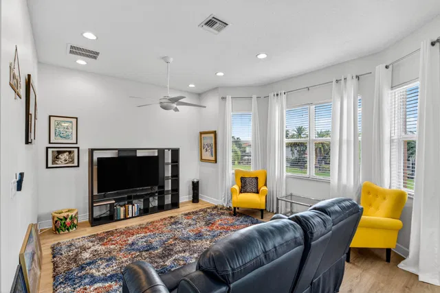  Residence photo 22
