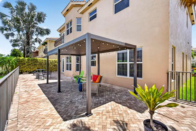  Residence photo 44