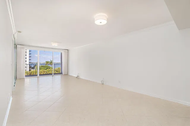 Unit 505 photo 25