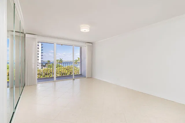 Unit 505 photo 26