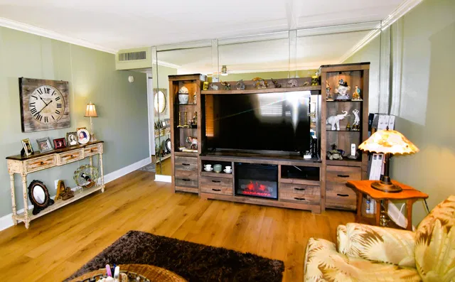 Residence photo 2