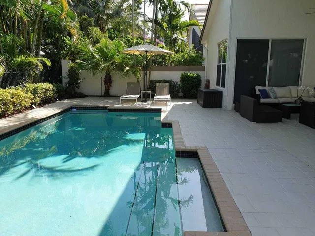 Residence photo 17