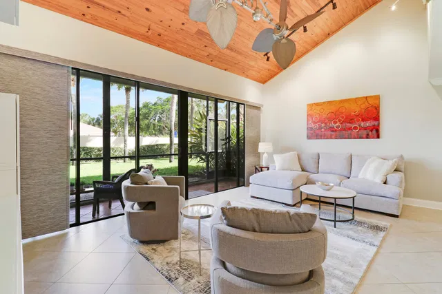 PGA National Palm Beach Gardens Residence photo 22