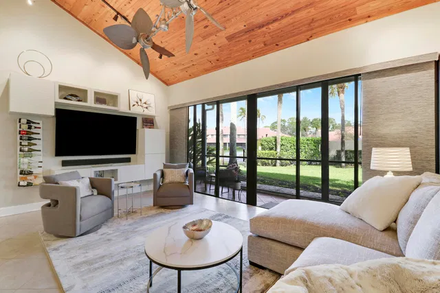 PGA National Palm Beach Gardens Residence photo 23