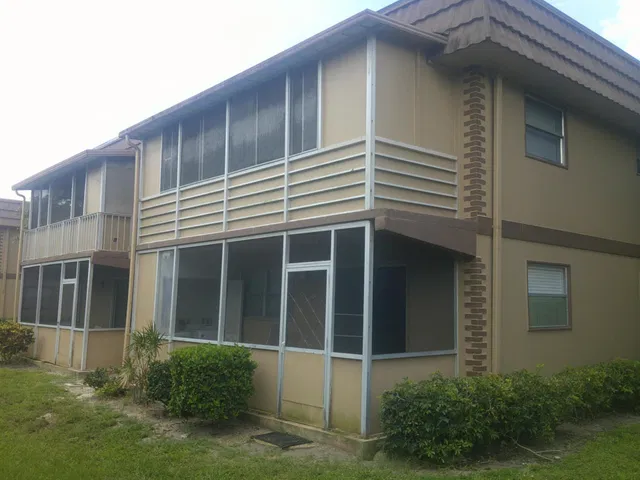 Residence photo 2