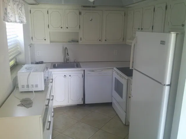 Residence photo 3