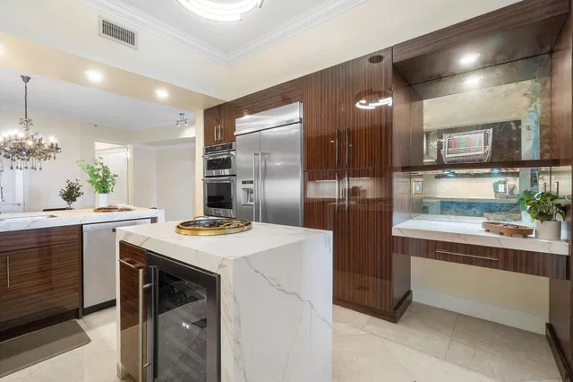 Esplanade Grande Unit 605 photo 8