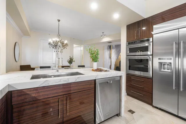 Esplanade Grande Unit 605 photo 10