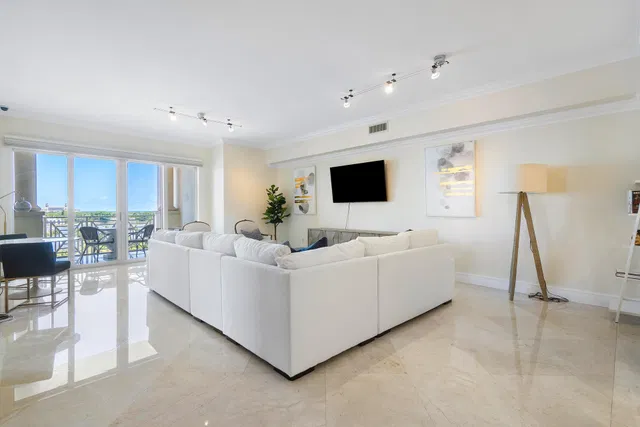 Esplanade Grande Unit 605 photo 11