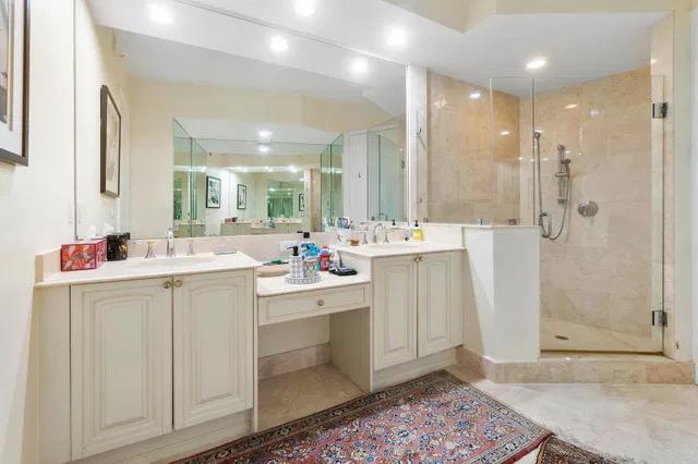 Esplanade Grande Unit 605 photo 23
