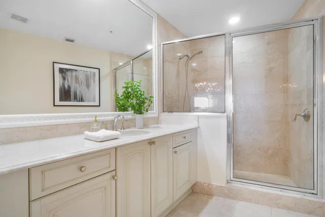 Esplanade Grande Unit 605 photo 27