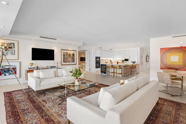 Sloan's Curve Palm Beach Unit 103 photo 6
