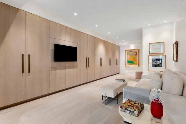 Sloan's Curve Palm Beach Unit 103 photo 11