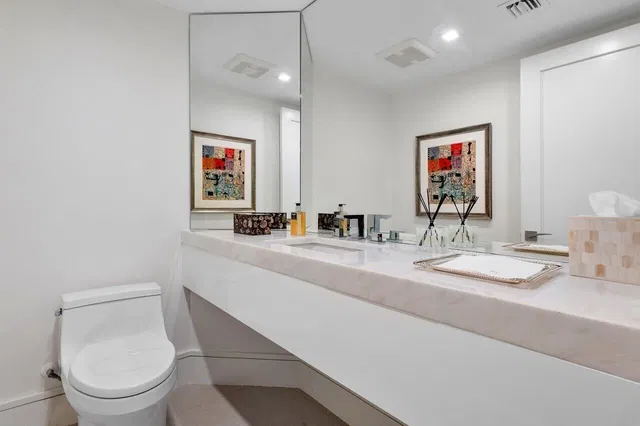 Sloan's Curve Palm Beach Unit 103 photo 17