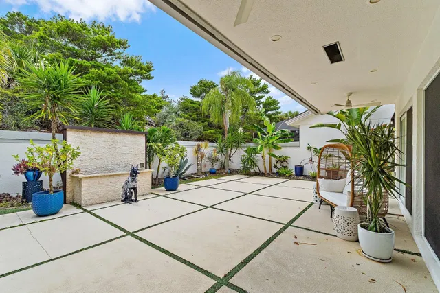 Residence photo 3