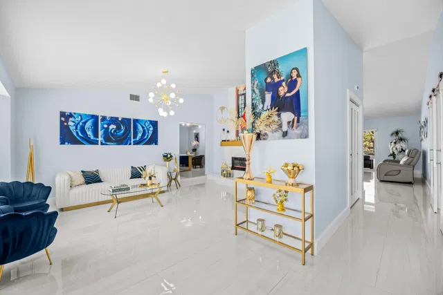 Residence photo 9