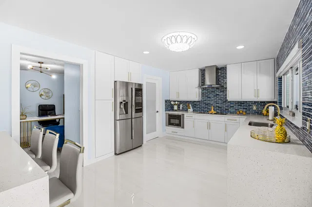 Residence photo 18