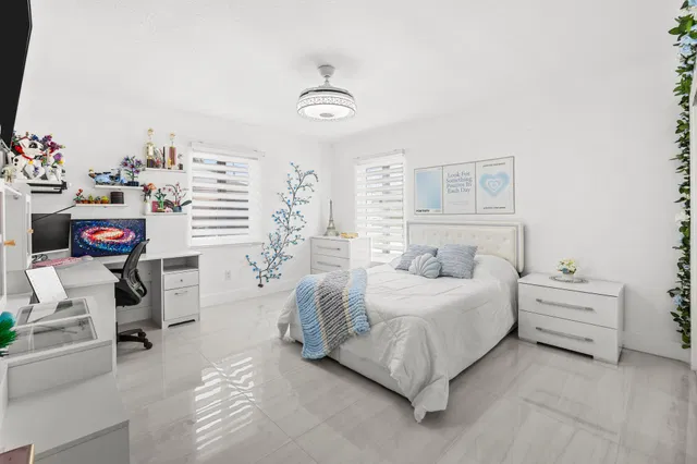 Residence photo 30