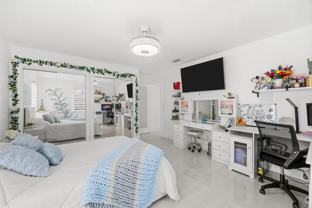 Residence photo 31