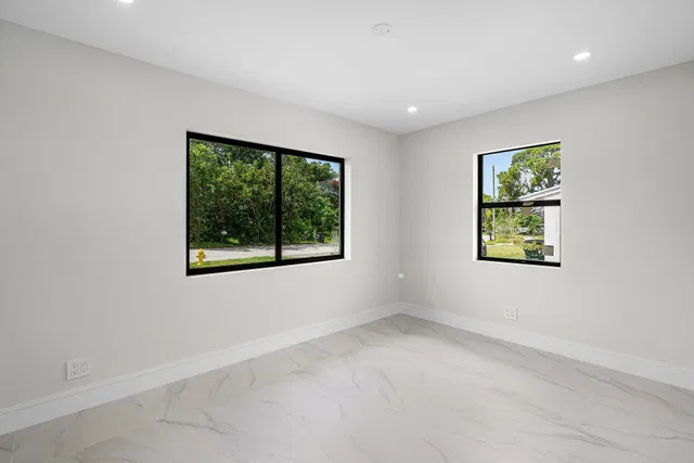 Residence photo 8