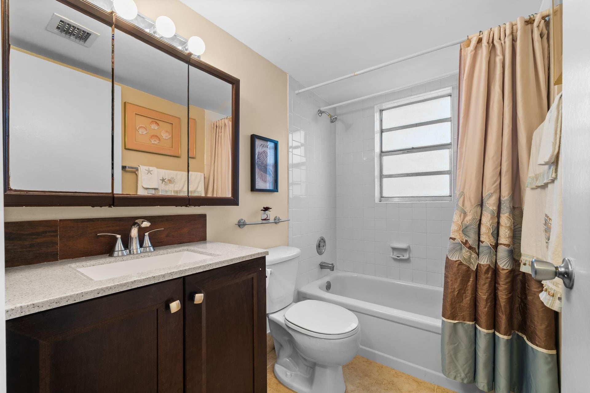 Unit 108 photo 17
