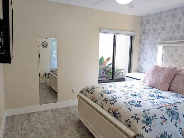  Unit 107 photo 6