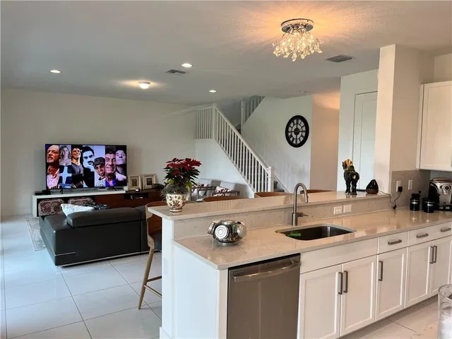 Residence photo 11