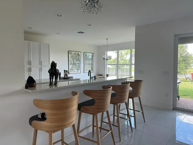 Residence photo 12