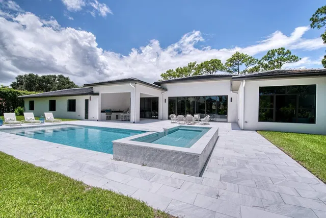 Steeplechase Residence photo 41