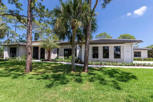 Steeplechase Residence photo 47