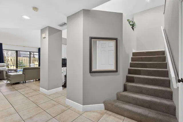 Residence photo 3