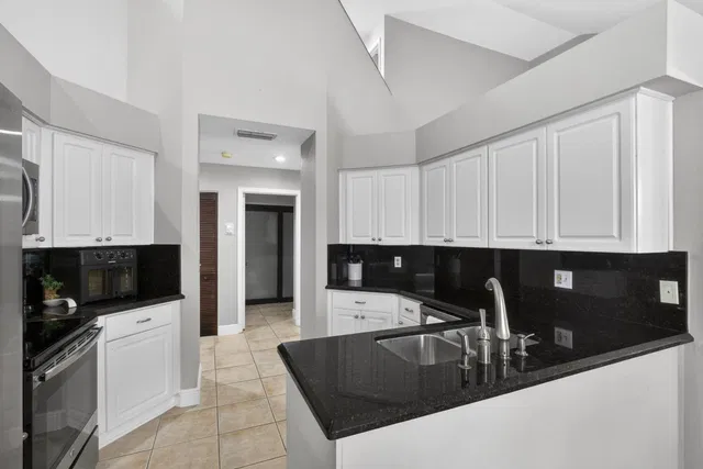 Residence photo 6
