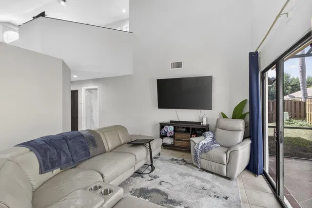 Residence photo 8