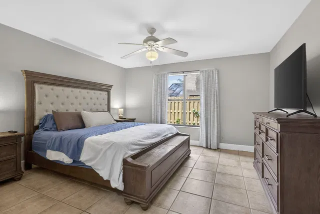 Residence photo 12