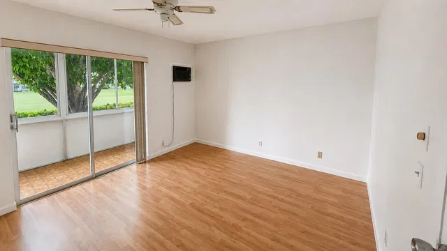 Residence photo 8