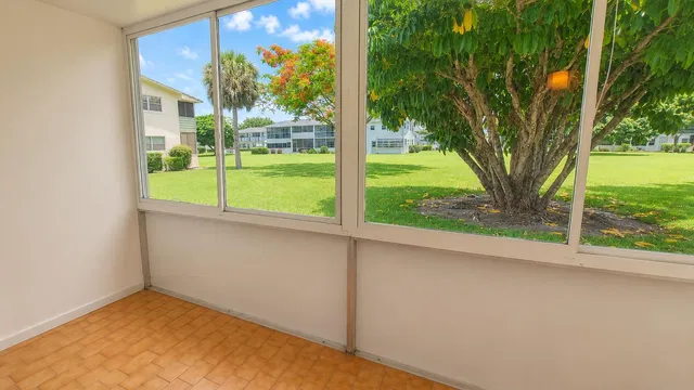 Residence photo 11