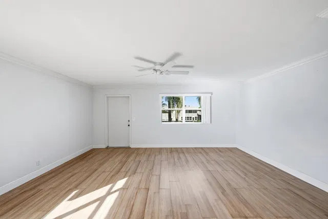 Residence photo 8